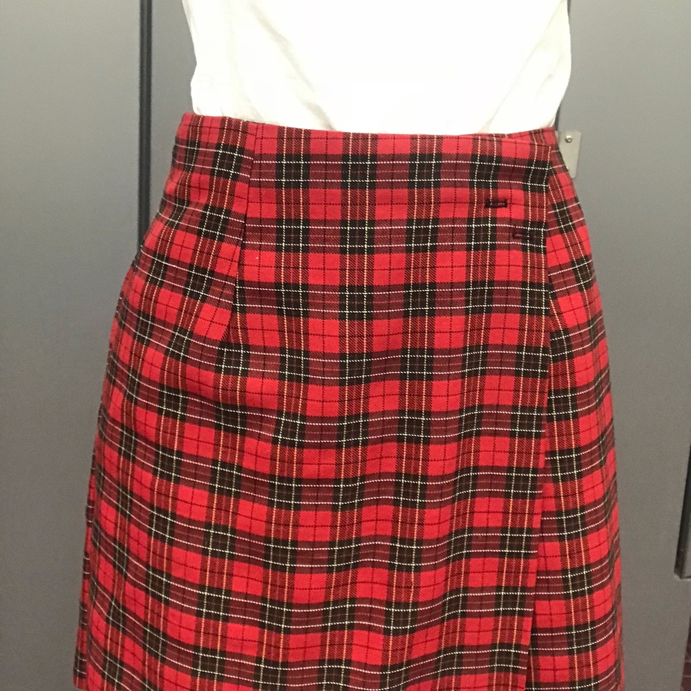 Red plaid skort